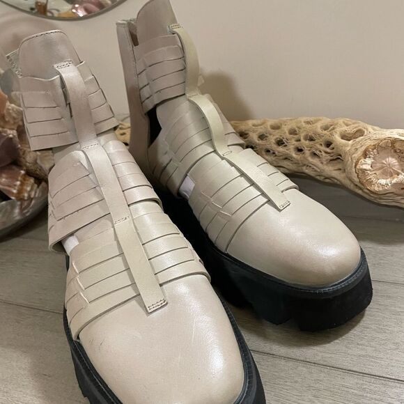 New Free People Hydra Huarache
Lugged Edgy Moto Zip Boots size 8 NWOB - Picture 4 of 9